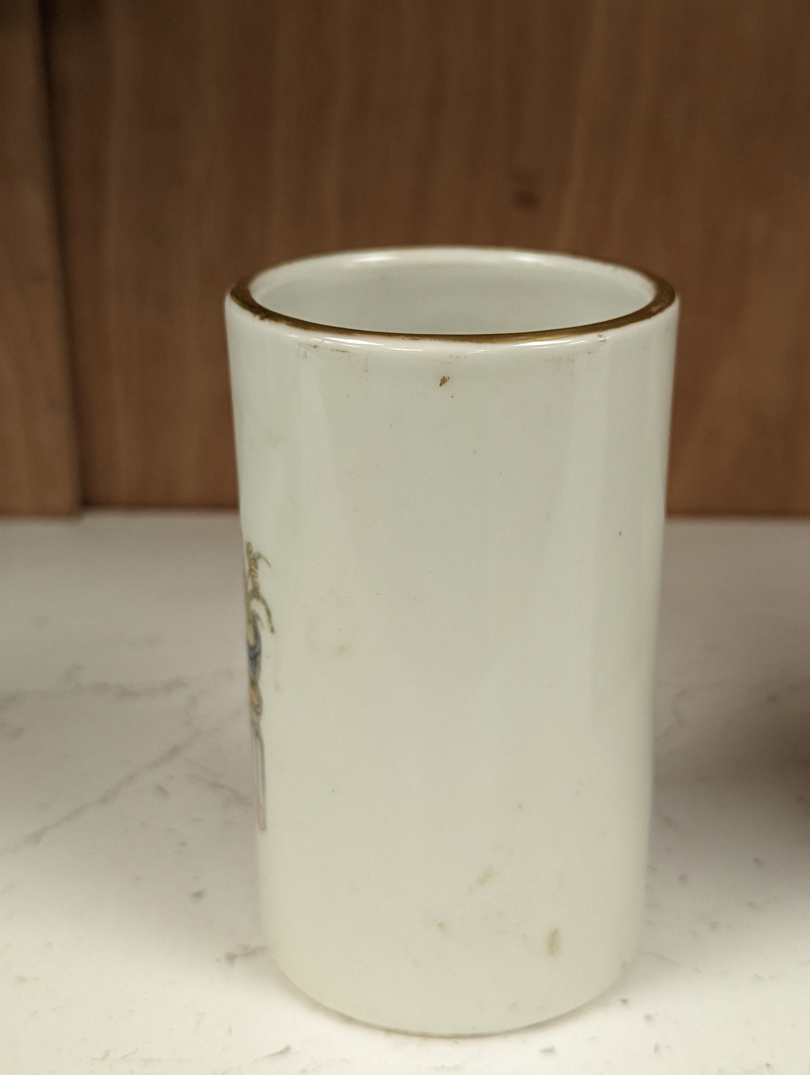 A Chinese famille rose brushpot - 11cm high